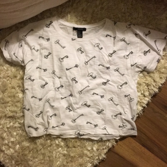 Forever 21 Cropped Tee - Picture 2 of 5